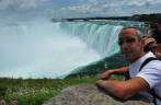 Visitando as famosas Niagara Falls, na fronteira do Canadá e Estados Unidos